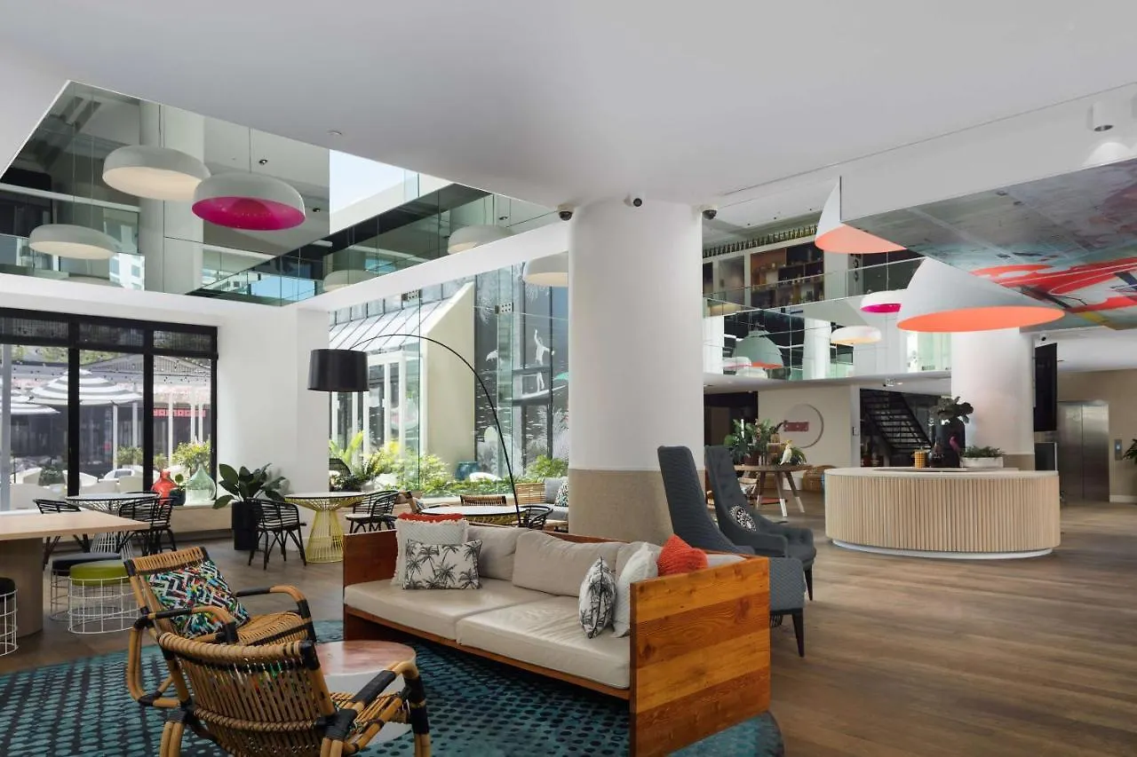 Hotel Qt Gold Coast