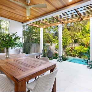 noosa-villas.queenslandhotels.net/