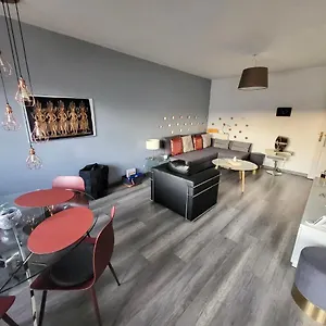 Tichnich - 2 Bedrooms - 1 Min Away From Train Station Apartment Annemasse